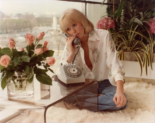 Mireille darc téléphone - le,