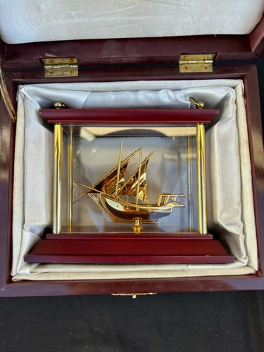 Objet vitrine bateau voilier - objet,