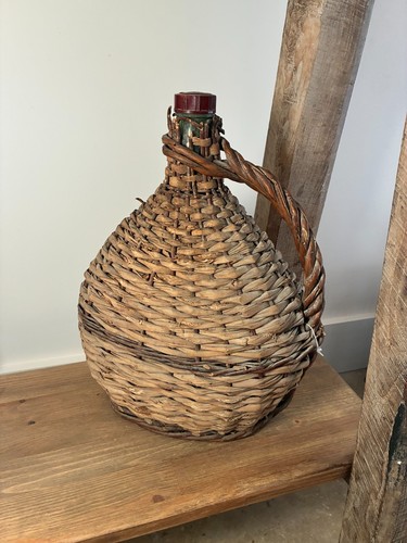 Ancienne dame jeanne verre - en,