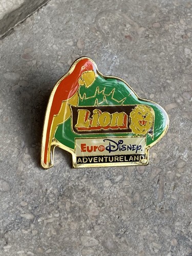 Pin lion euro disney - pin’s,