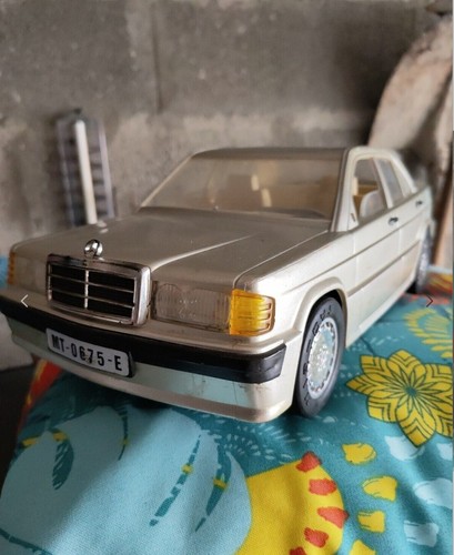 Véhicule mercedes 190 - véhicule, e