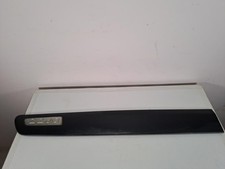 Baguette de porte avant gauche