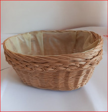 Panier ovale tressé avec