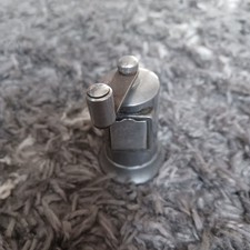 Ancien moulin à poivre manuel