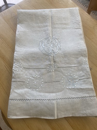 Grand drap brodé personnes - grand,