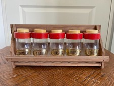 Ancienne étagère épices pot