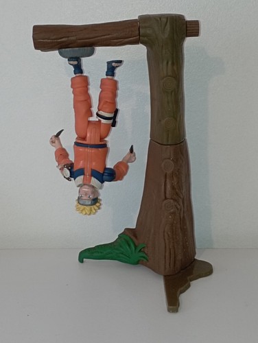 Figurine tree climbing - climbing, /
