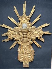 Bois Sculpté Et doré XVIIIème Religieux . Croix. Ciboire Sur Fond Rayonnant.