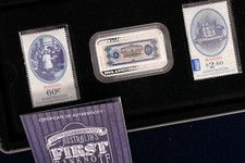 Australia 1st Banknote 2013 | 1 Ounce 999 Silver Proof + 2 Stamps | Casket