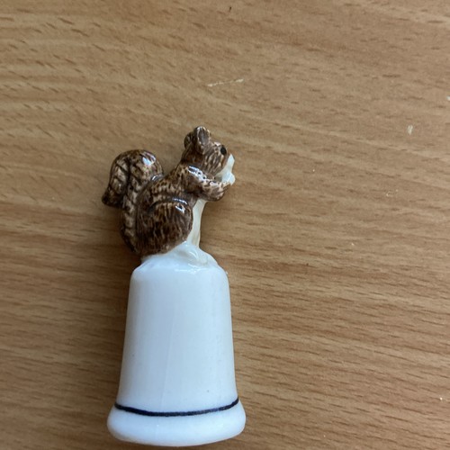 Porcelaine écureuil - porcelaine,