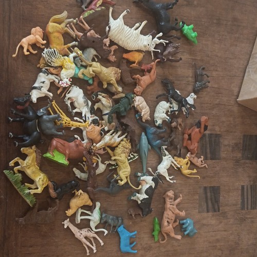 Lot figurines animaux en - de,