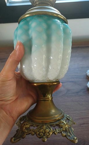 Magnifique lampe pétrole - magnifique,