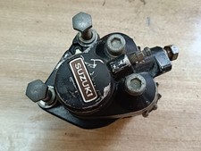 UN ETRIER DE FREIN AVANT MOTO