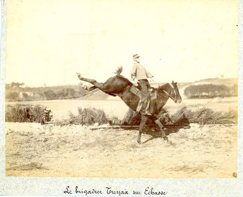 France brigadier tuyaa sur - le,