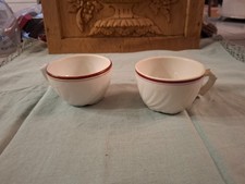 2 tasses anciennes liseret
