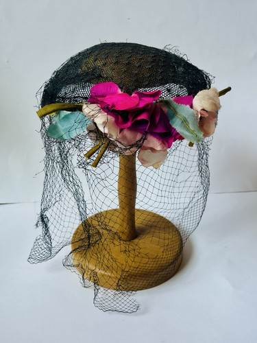 Chapeau ancien avec fleurs - chapeau,