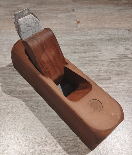 Rabot en bois cormier - en,