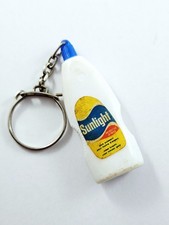 KEYCHAIN --- SUNLIGHT DISHES --- Vintage Miniature 1960s