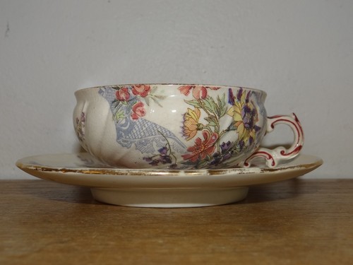 Tasse soucoupe en - et,