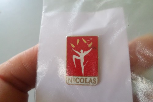 Pin broche badge nicolas - badge,