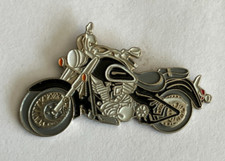 79 - Pin's Motorcycle YAMAHA XV 1600 WILD STAR