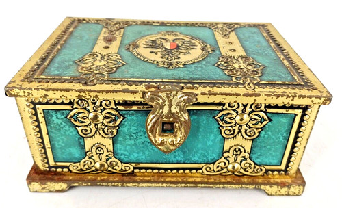 Ancienne boite tole - en,