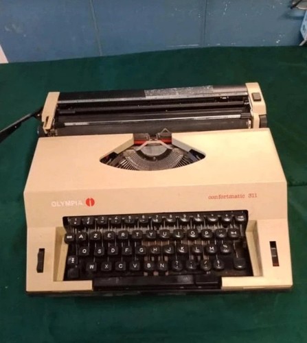 Machine écrire olympia - a,