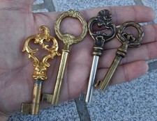 Lot de 4 Clefs clés anciennes