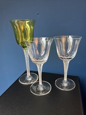 3 verres à vin en cristal