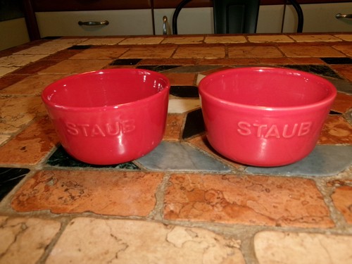 Lot ramequins staub - de,