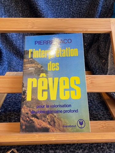 Pierre daco interprétation - pierre,