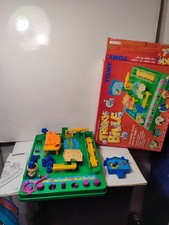 TOMY GAME - TRICKY BALL - VINTAGE REF 7070 - COMPLETE WITH INSTRUCTIONS