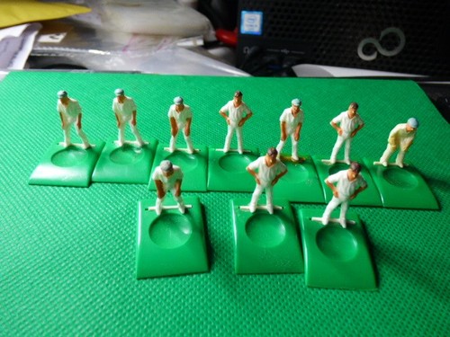 Subbuteo table cricket - subbuteo,