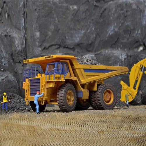 Dumper camion benne géant - , de
