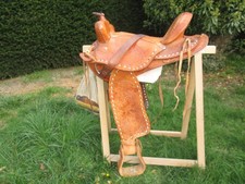 1 selle américaine et 1 selle