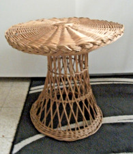 Table basse en rotin année 50