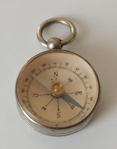 Petite boussole ancienne - petite,