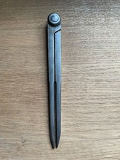 Compas à pointes seches