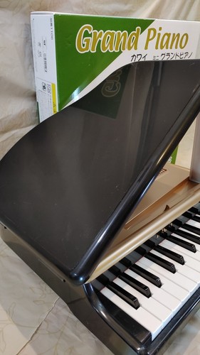 Kawai mini grand piano - mini, 25