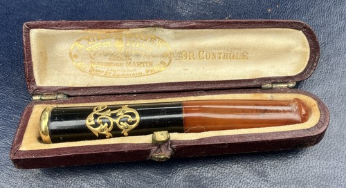 Ancien fume cigarette smoke - fume,