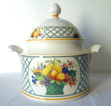 SOUPIÈRE EN PORCELAINE DE VILLEROY ET BOCH MODÈLE BASKET