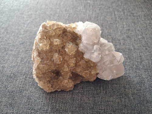 Superbe fluorite jaune - jaune, calcite