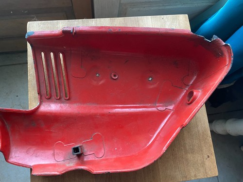 Suzuki 550 cache lateral - gt,