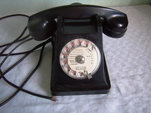 Téléphone cadran rotatif - à,