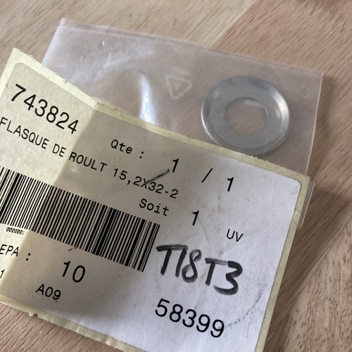 Peugeot 743824 cache roulement