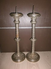 UN SEUL ANCIEN PIQUE-CIERGE