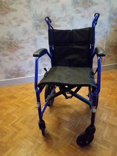 Fauteuil roulant pliable - roulant,