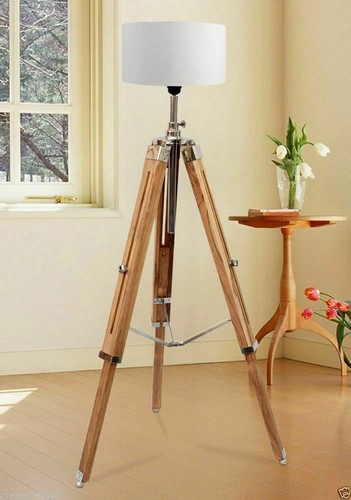 Ancien lampadaire marin