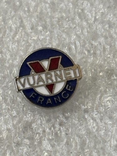 Pin différent vuarnet - pin's,