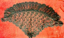 MANTILLE. COTON AVEC DENTELLE